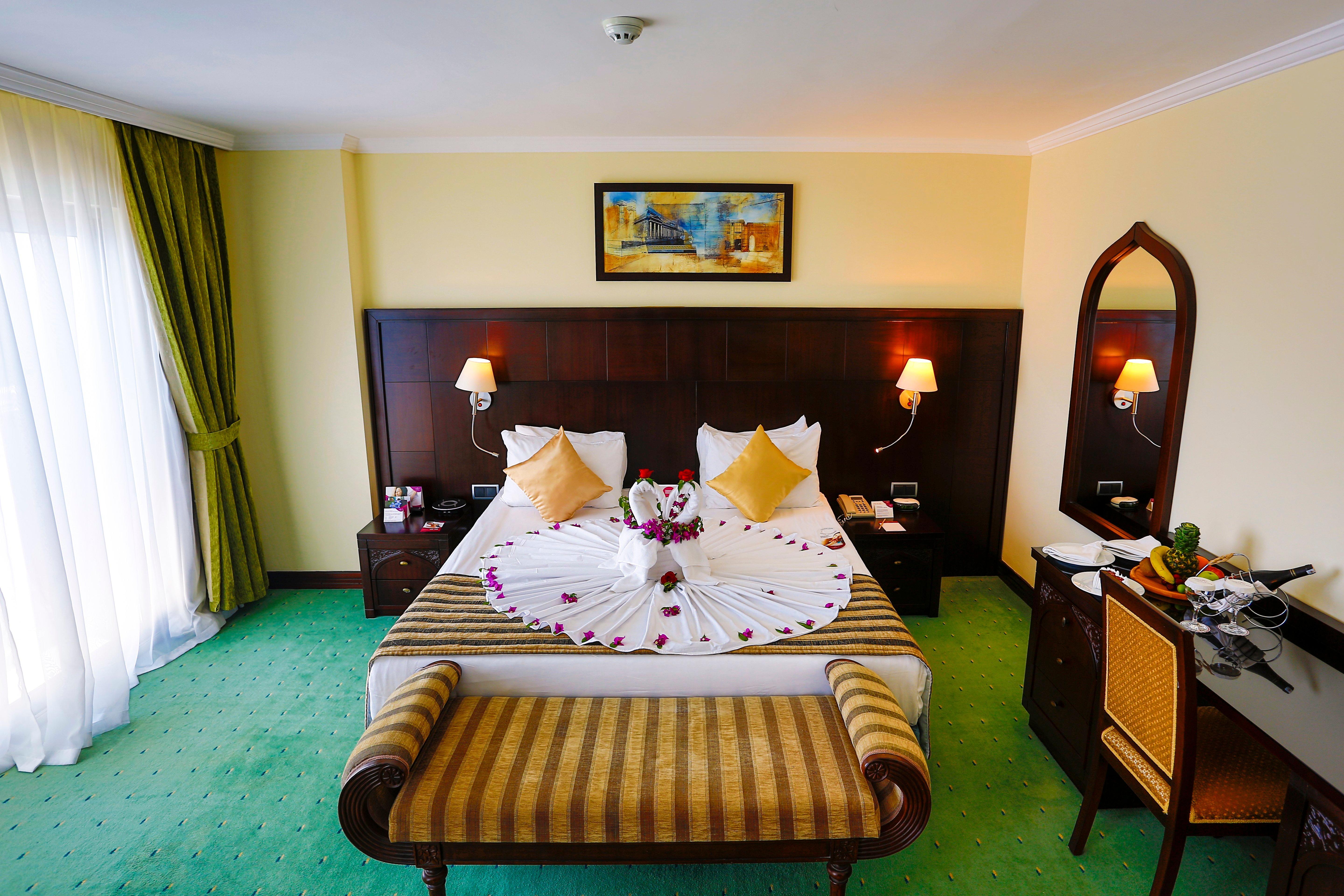 Hotel Crowne Plaza Antalya By Ihg Zewnętrze zdjęcie A room at the hotel