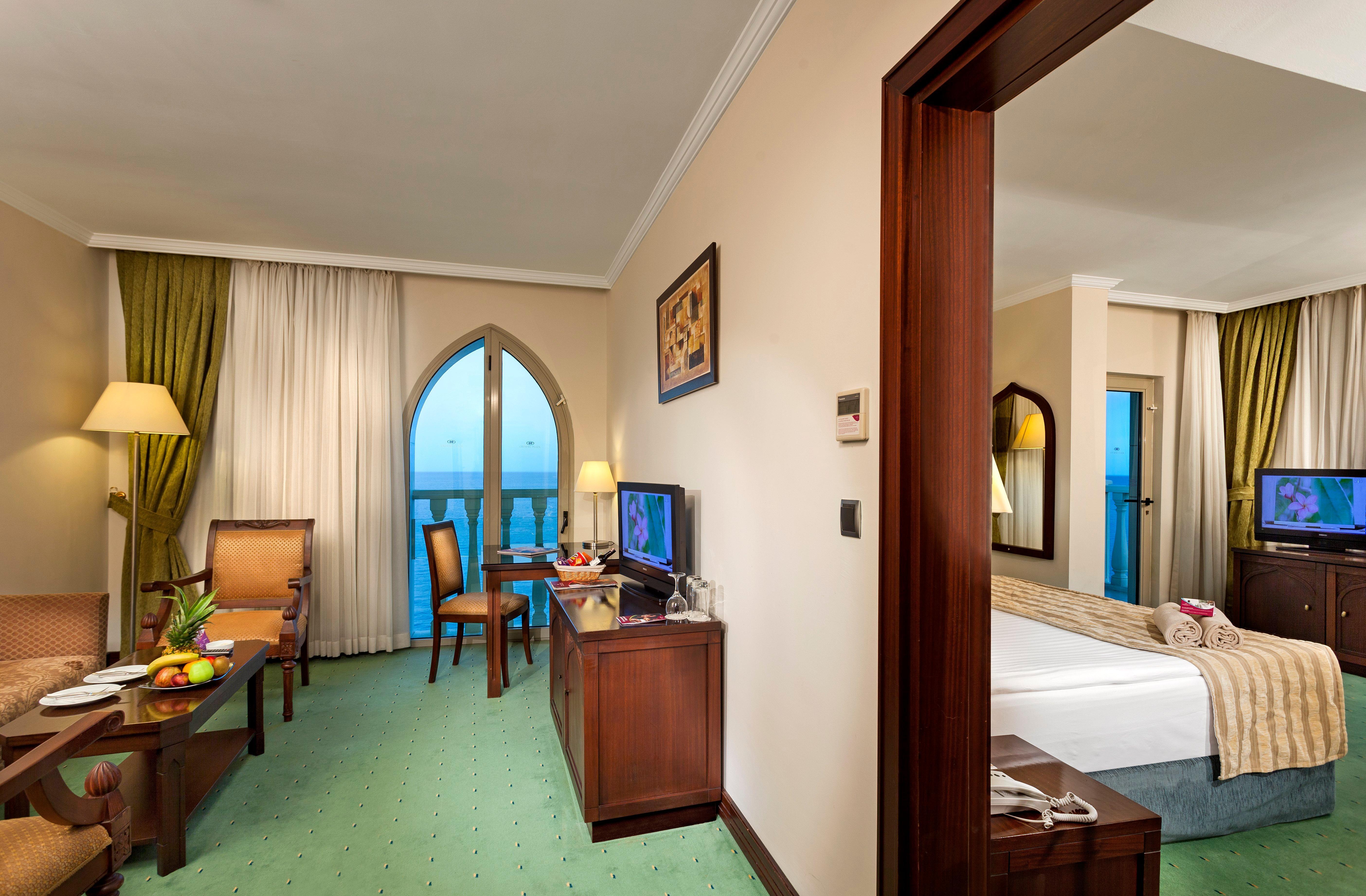 Hotel Crowne Plaza Antalya By Ihg Zewnętrze zdjęcie A room at the hotel