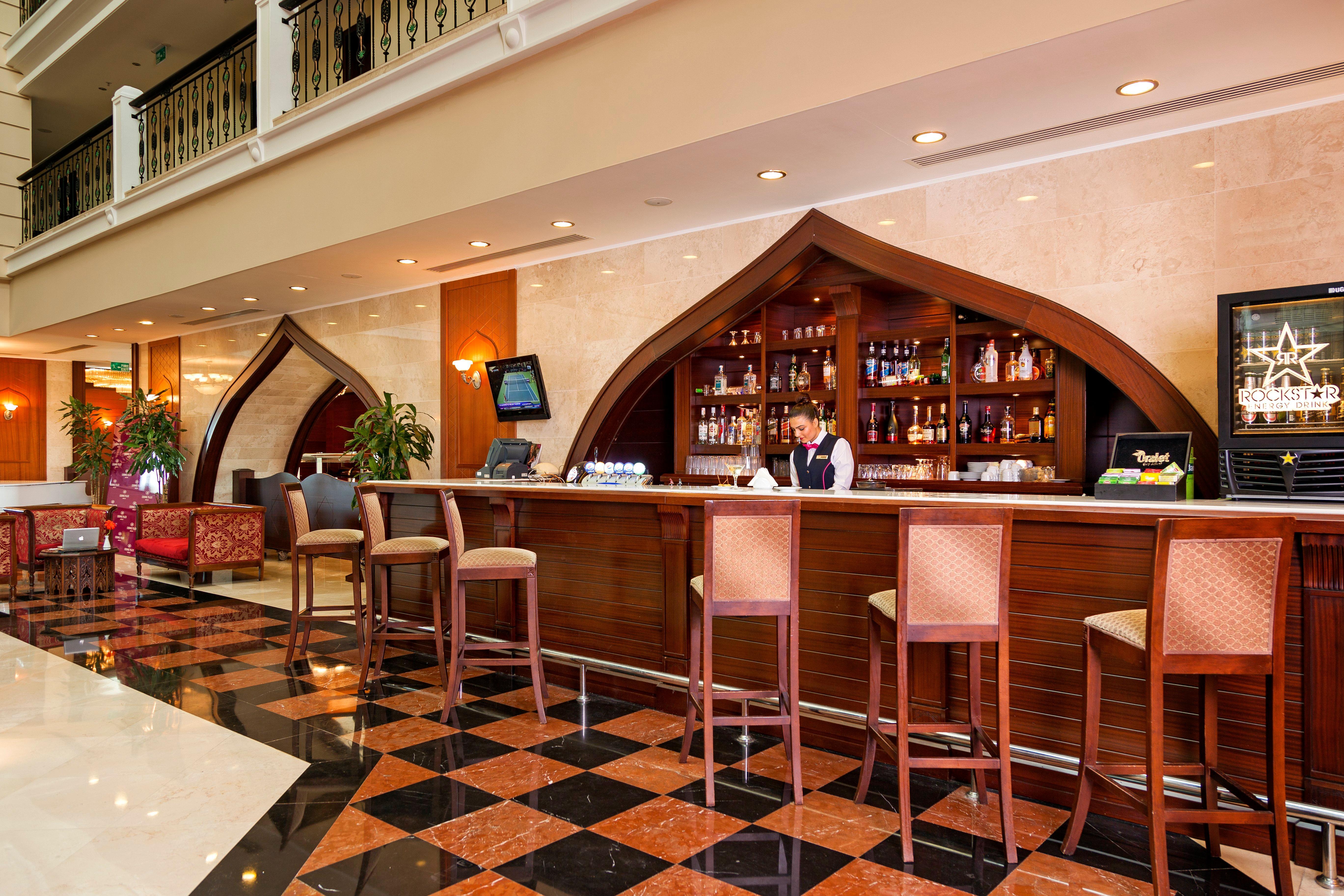 Hotel Crowne Plaza Antalya By Ihg Zewnętrze zdjęcie The bar at the lobby