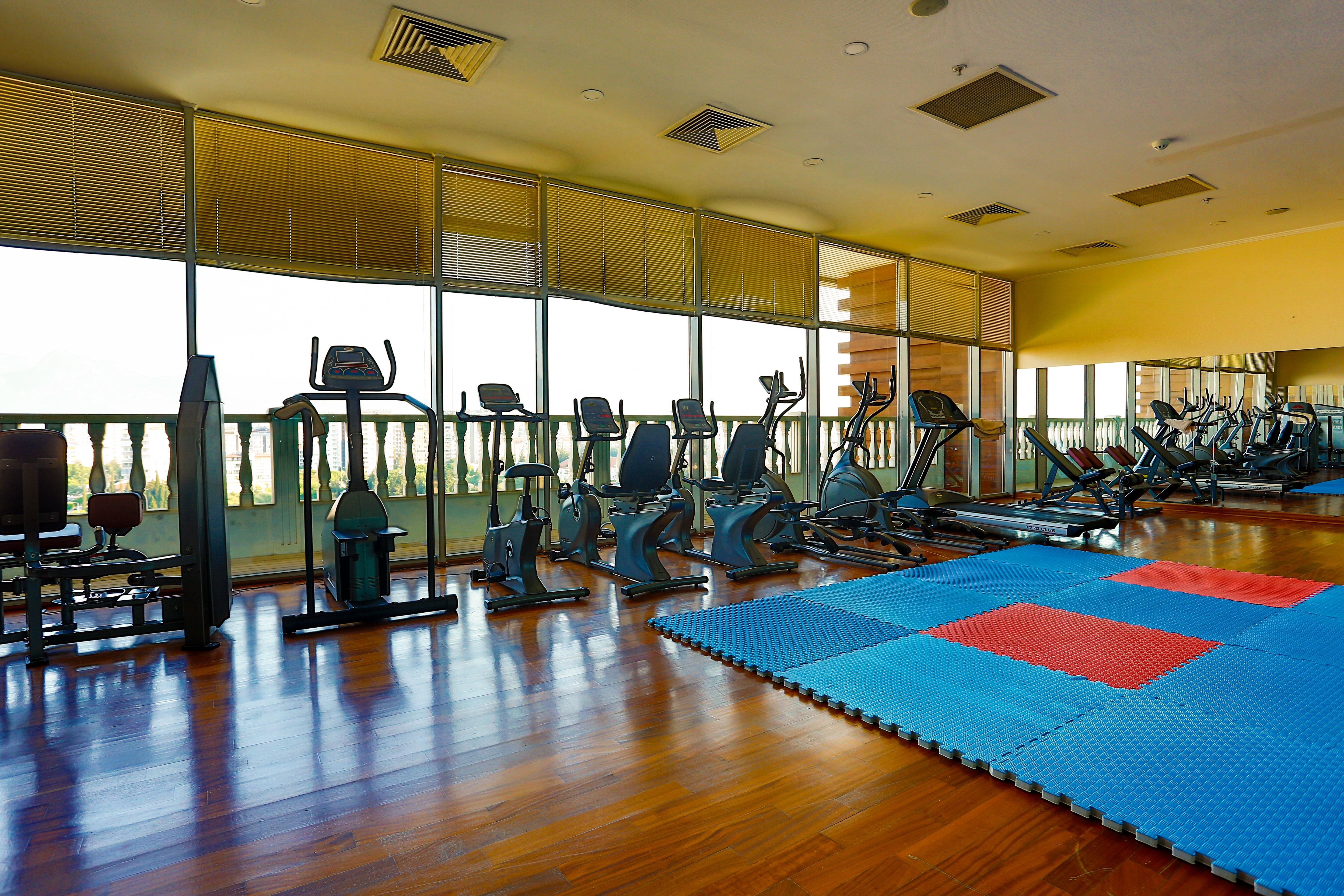 Hotel Crowne Plaza Antalya By Ihg Zewnętrze zdjęcie The gym at the hotel