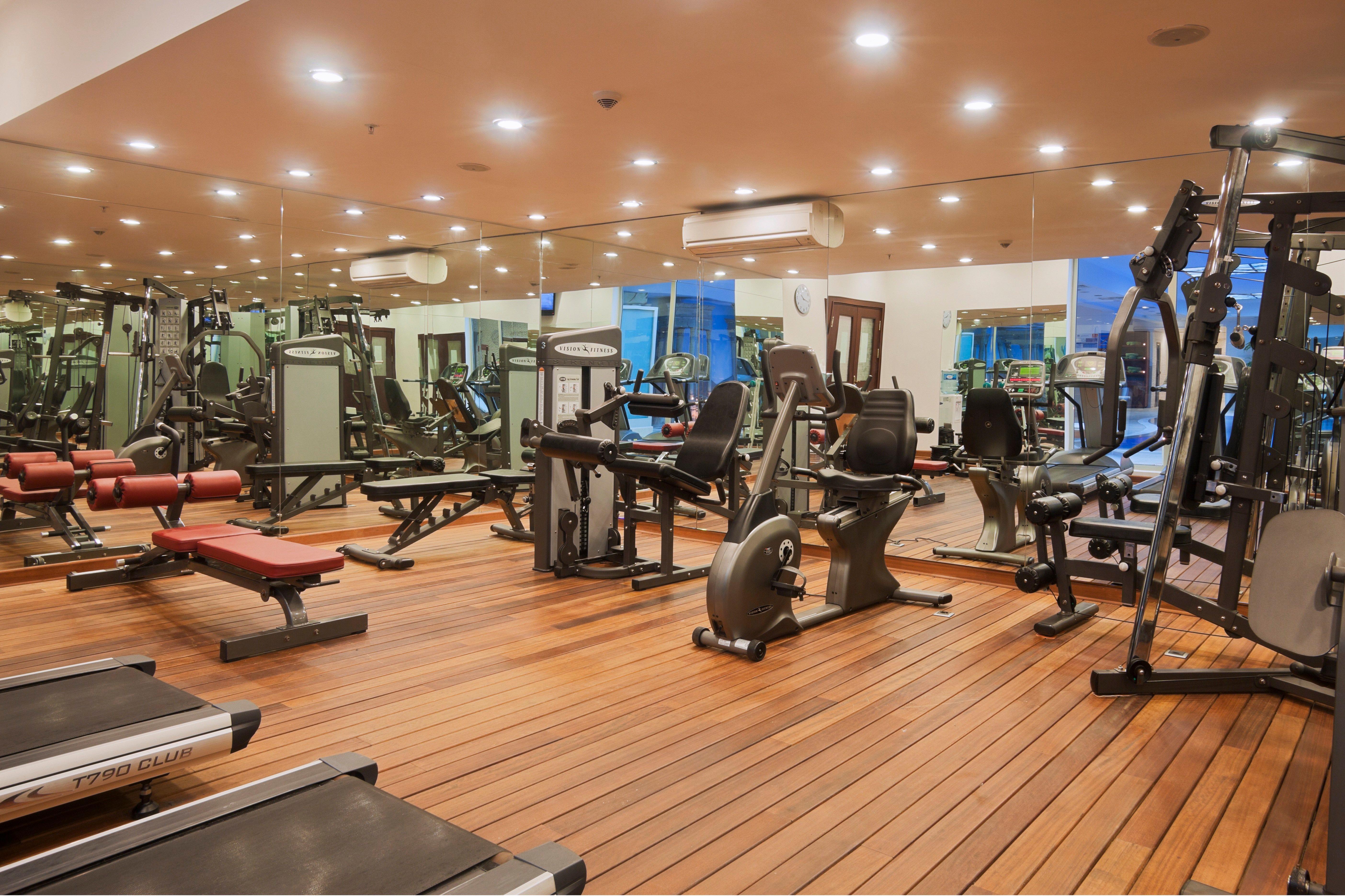 Hotel Crowne Plaza Antalya By Ihg Zewnętrze zdjęcie A gym in a hotel