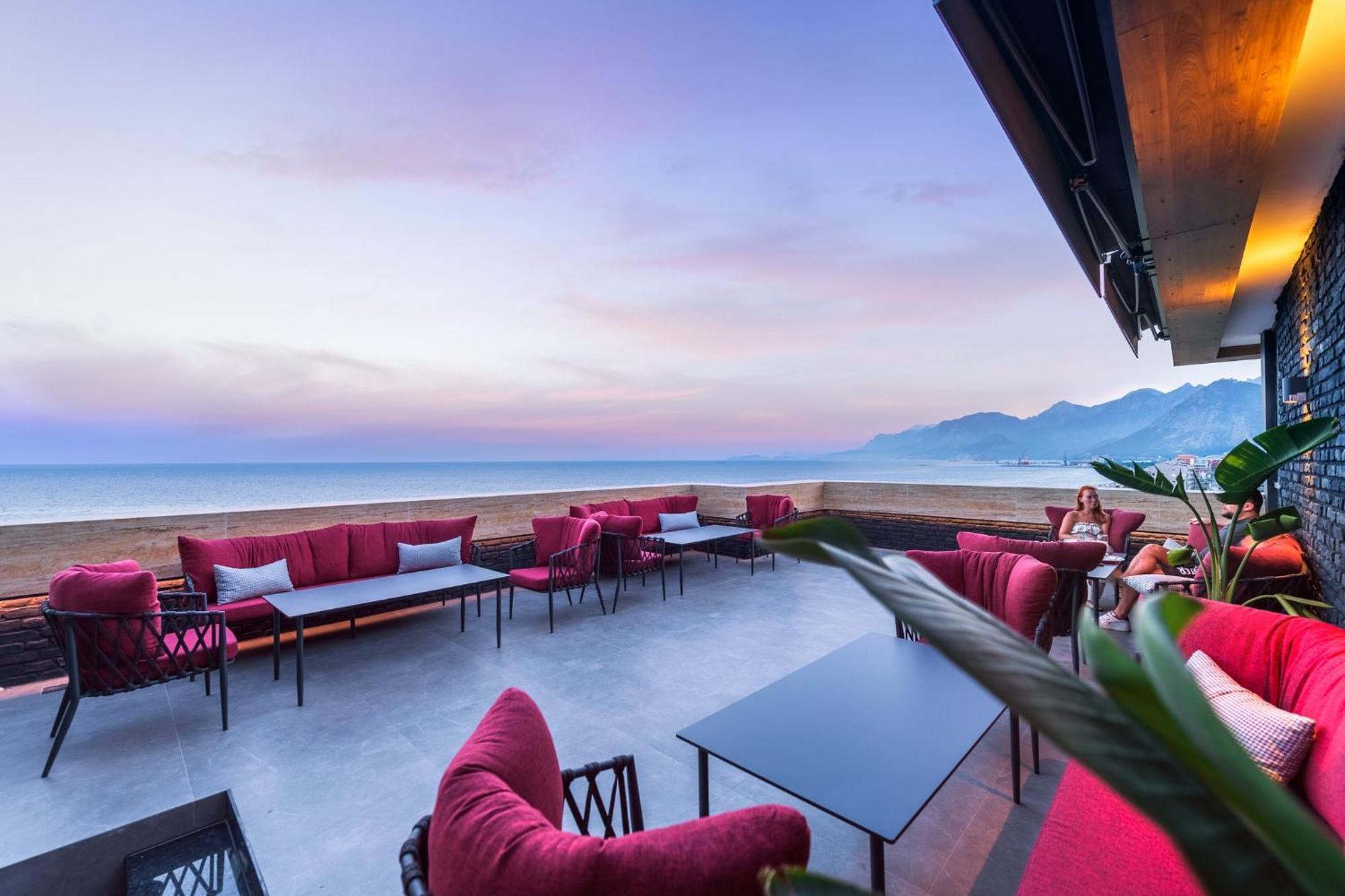 Hotel Crowne Plaza Antalya By Ihg Zewnętrze zdjęcie The View