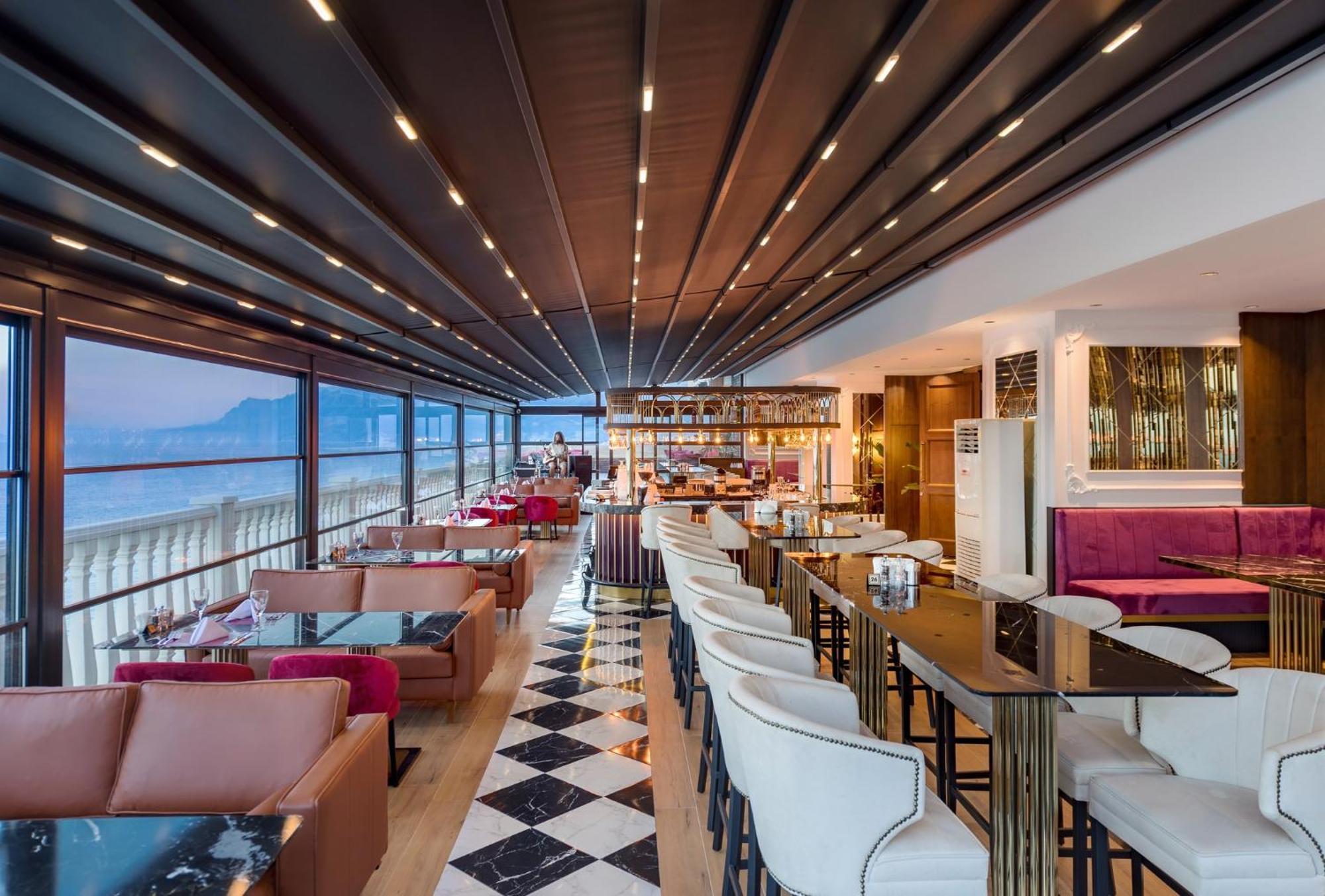 Hotel Crowne Plaza Antalya By Ihg Zewnętrze zdjęcie The Sky Bar