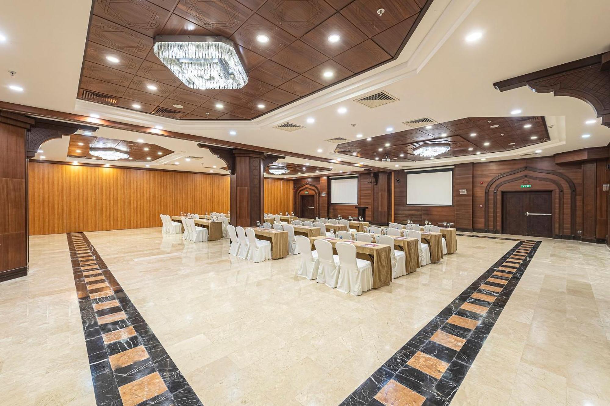 Hotel Crowne Plaza Antalya By Ihg Zewnętrze zdjęcie The ballroom